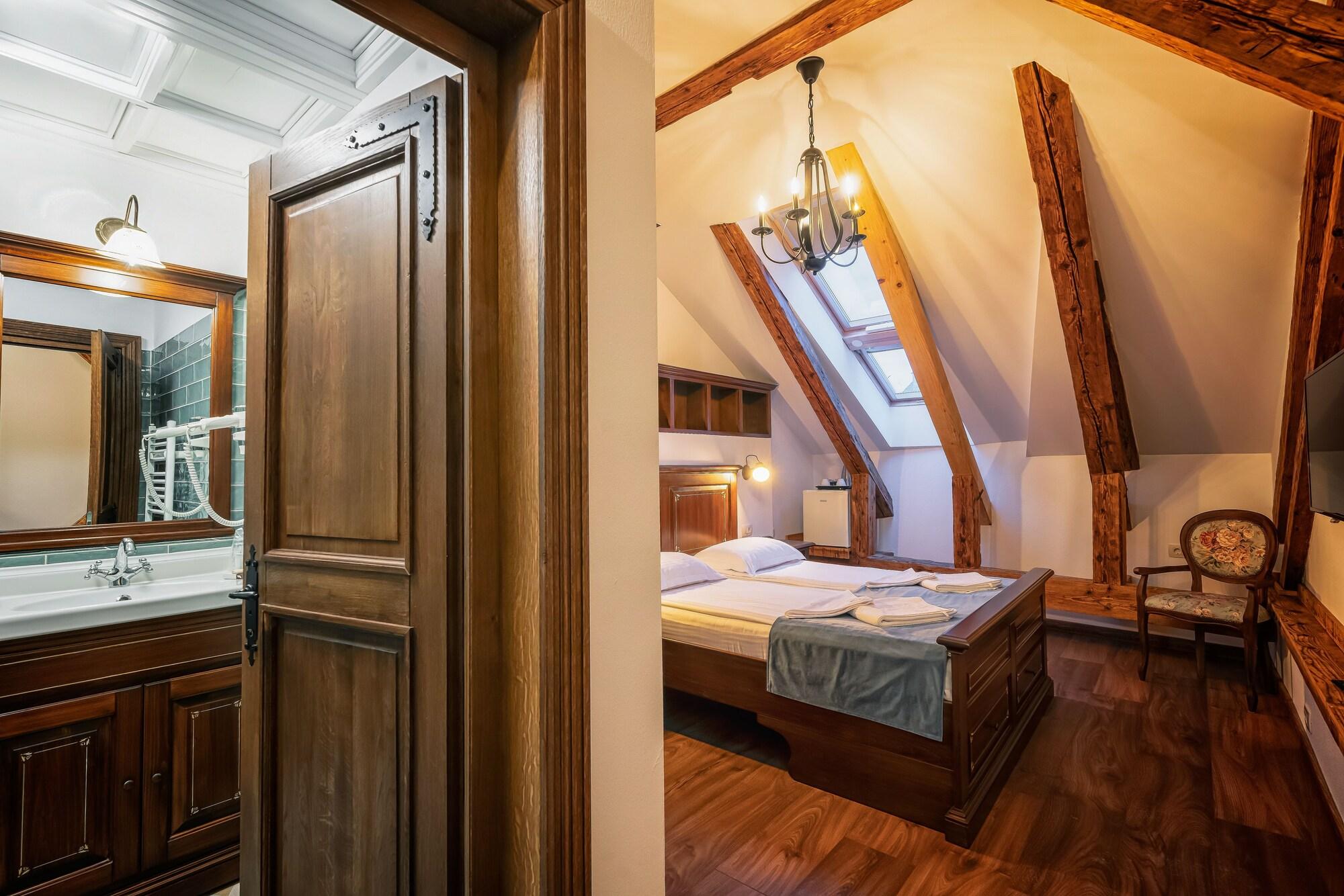 Hotel Boutique Casa Chitic -Hotel And Restaurant Str Johann Gott Nr7 Brašov Exteriér fotografie
